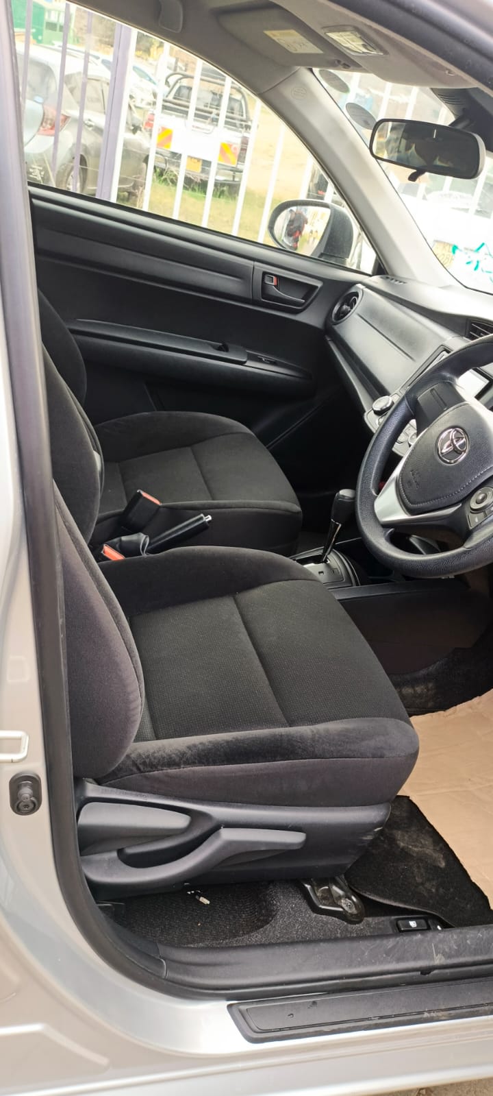 Toyota Axio Hybrid 2019